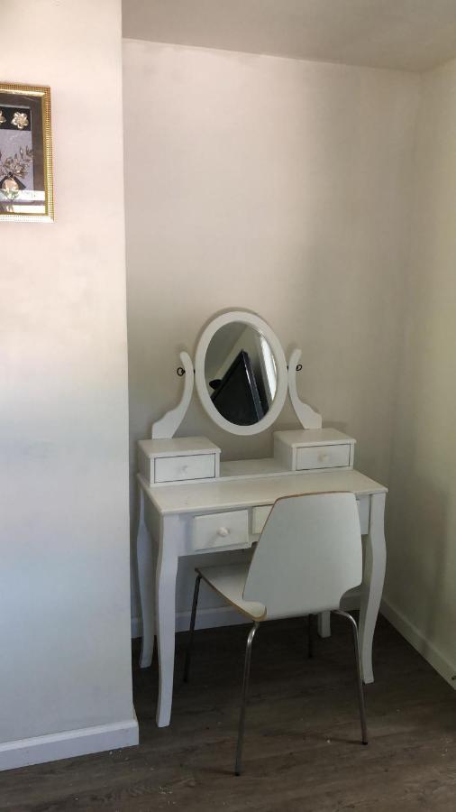 Cozy Room With Private Bathroom ニューヨーク エクステリア 写真